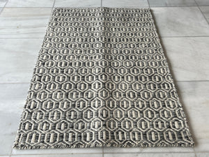 SMALL RUG - FWV029 | SIZE: 90CM X 60CM