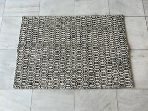SMALL RUG - FWV029 | SIZE: 90CM X 60CM