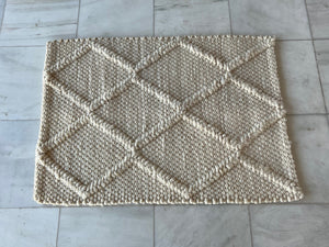 SMALL RUG - FWV017 | SIZE: 90CM X 60CM